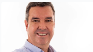 Eduardo Riedel é reeleito governador de Mato Grosso do Sul