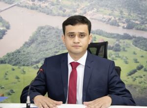 Luiz Eduardo apresenta PL que obriga empresas a regularizarem fios inutilizados em postes