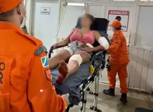 Rapaz que deu sete facadas na ex-esposa na frente dos filhos em Coxim é preso em Costa Rica 