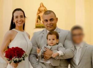 Namorada de adolescente que matou os pais é apreendida e polícia afirma que ela teria assistido toda a ação criminosa por videochamada