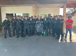 Policiais de Coxim recepcionam sargento após internação por fibrose pulmonar