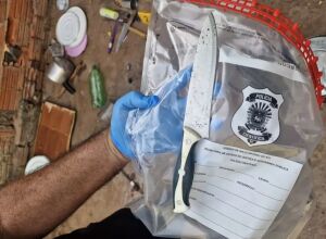 M&atilde;e pode ter sido atingida ao tentar apartar briga entre marido e filho em Coxim
