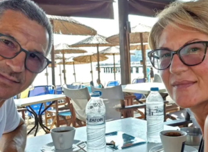 'Se morrermos, morremos juntos': esposa de homem sugado em avi&atilde;o tentou segur&aacute;-lo