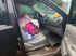 Adolescente e criança estavam dormindo dentro de caminhonete roubada (Foto: Divulgação)