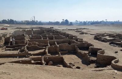 Imagem das ruínas de uma cidade egípcia que foi recentemente encontrada no país 