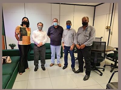 Prefeito de Coxim busca apoio federal e apresenta demandas ao Detran e Sanesul. 