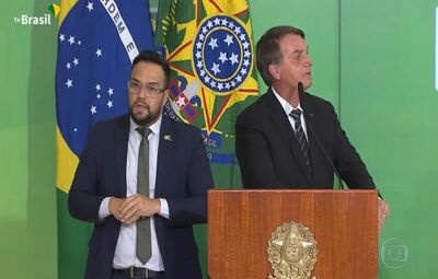 Bolsonaro fala em desobrigar milhões de brasileiros do uso de máscara na pandemia