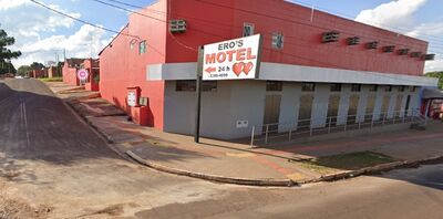 Veículo da vítima ficou no local  