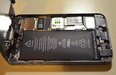 Celular com bateria estufada pode até pegar fogo, e aquecimento do aparelho é uma das causas 