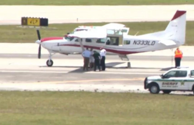 Avião Cessna 208 no aeroporto da Flórida.