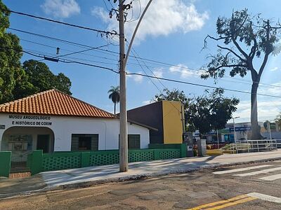 Grupos podem agendar visita ao Museu de Coxim por telefone. 