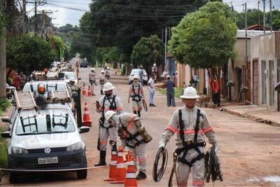 Cerca de 30 técnicos da Energisa fizeram operação em bairro 