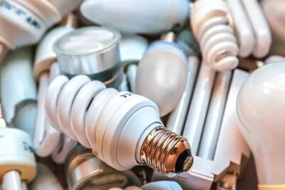 Amontoado de lâmpadas que devem ser retiradas do mercado. - Foto: Agência Brasil/ Analogicus - Pixabay