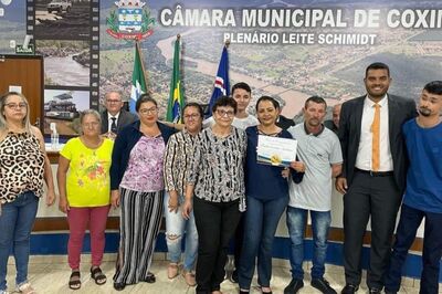 Claudia Aureliano recebe Moção de Congratulação da Câmara Municipal de Coxim.