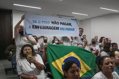 Profissionais da área protestaram por piso na Assembleia Legislativa de MS, em junho 