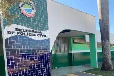 1ª Delegacia de Polícia Civil de Água Clara, onde é investigado.