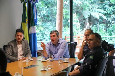 Governador Riedel durante reunião sobre BR-163. 