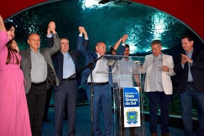 Deputados da Alems comemoram passo histórico com a sanção da lei ambiental.
