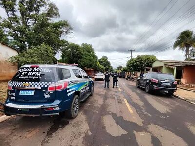 Viaturas da Polícia Civil e Militar no local dos fatos, em Sonora.