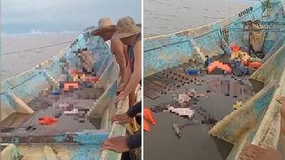 Pescadores encontraram o barco com os corpos em decomposição.