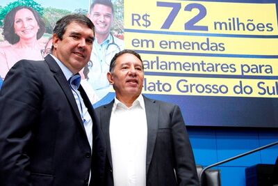 Eduardo Riedel ao lado do presidente da ALEMS, Gerson Claro.