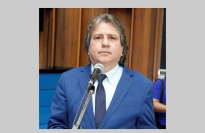 Deputado estadual Pedro Arlei Caravina (PSDB) fazendo leitura durante a sessão desta terça-feira (11),