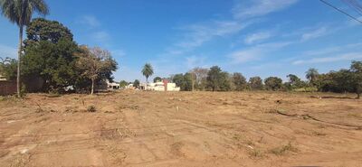 ACIAC realiza limpeza do terreno de sua propriedade em Coxim.