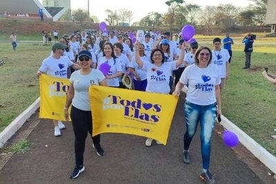 Caminhada pediu um basta à violência contra as mulheres.