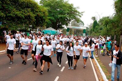 Com apoio da ALEMS, 1ª Caminhada Passos pela Vida, realizada neste domingo, contou com a participação de centenas de pessoas.