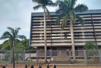 Fachada da superintendência da Polícia Federal em Campo Grande.