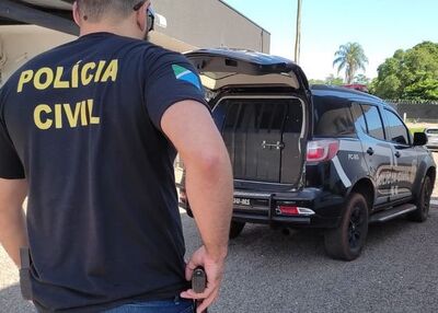 Polícia durante prisão de suspeito em Camapuã.