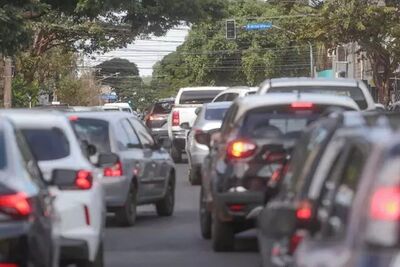 Congestionamento de veículoS em Campo Grande.