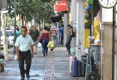 A maior parte dos recursos injetados movimenta o comércio.