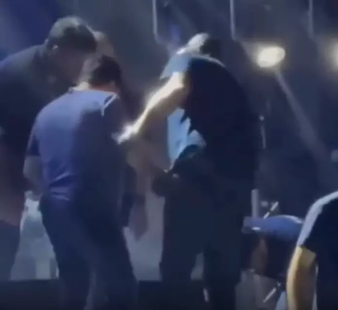 Queda de Marrone em show preocupou Bruno e toda a equipe da dupla. Foto: Reprodução/Redes Sociais