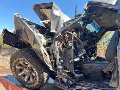 Camionete Ford F1000 ficou completamente destruída após colisão frontal com caminhão na BR-163. Foto: Sidney Assis