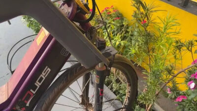 Na bicicleta seguia a mãe e uma criança (Reprodução, Jardim News)