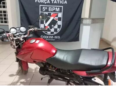 Motocicleta usada no crime e depois abandonada em posto de combustíveis. Foto: Divulgação/PMMS