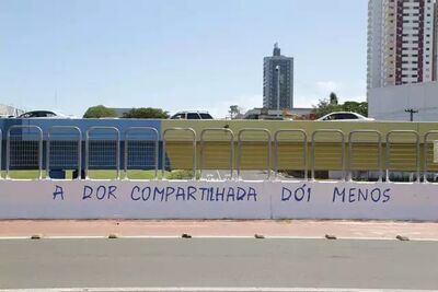 Mensagem foi pintada em pontilhão da Afonso Pena em 2022. Foto: Arquivo Campo Grande News