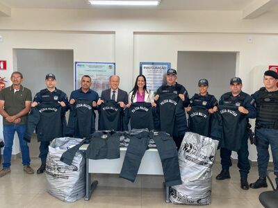 Novos uniformes para a Polícia Militar em Coxim. Foto: Divulgação 