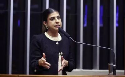 A deputada federal Camila Jara (PT), durante sessão no plenário da Câmara dos Deputados. Foto: Arquivo/Bruno Spada