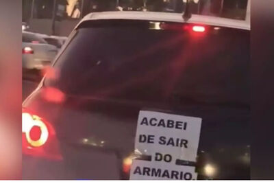 Aviso em carro chamou atenção nas ruas da Capital - (Foto: @campo_grande_mil_fita_67)