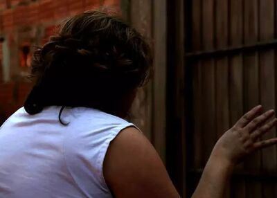 Mãe que denunciou abuso do marido. Foto: Osmar Veiga