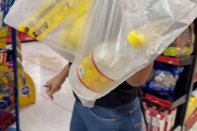 Bebida apreendida pela Vigilância Sanitária para fiscalização, em Campo Grande. Foto: Mirian Machado/g1 MS