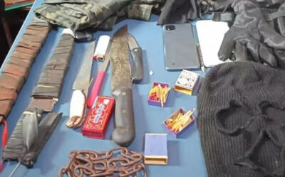 Policia apreendeu facas, celulares e outros objetos perfurocortantes - Foto: Divulgação  