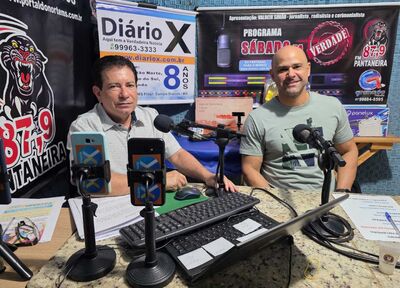 Marco Túlio Teixeira, chefe do Cartório Eleitoral em Coxim e o radialista Valdeir Simão, no Programa Sábado da Verdade, na entrevista com a pauta: Regularização do título eleitoral. Foto: Divulgação 