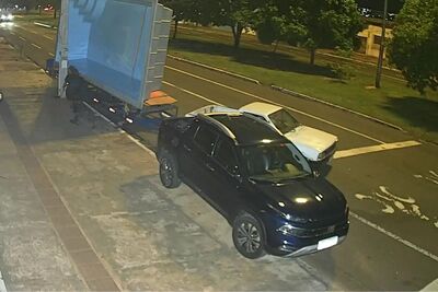 Bandidos lavaram a piscina em plena Afonso Pena. Foto: Reprodução vídeo