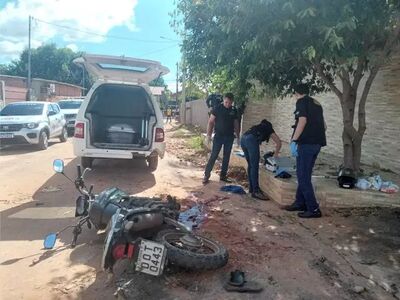 Equipes de Perícia e da Polícia Civil no local do crime em 2023. Foto: Arquivo/Sidney Assis