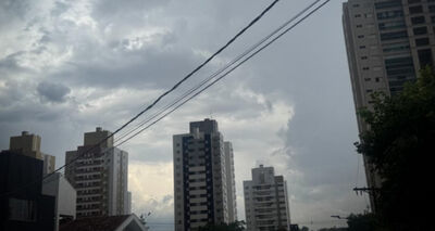 Chuva em Campo Grande. (Pietra Dorneles, Jornal Midiamax)