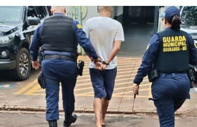 Momento em que o suspeito foi preso. (Divulgação)