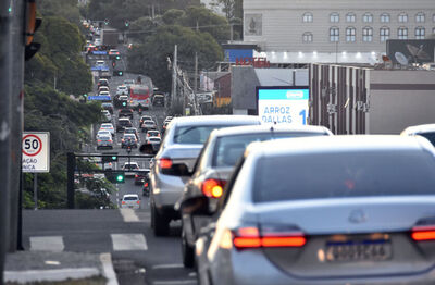 Em MS, são aproximadamente 870 mil veículos em circulação - FOTO: Gerson Oliveira/Correio do Estado 